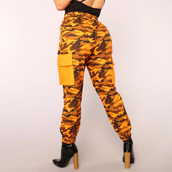 FASHION NOVA Cadet on Duty Orange Camo Joggers Size L - Picture 2 of 10